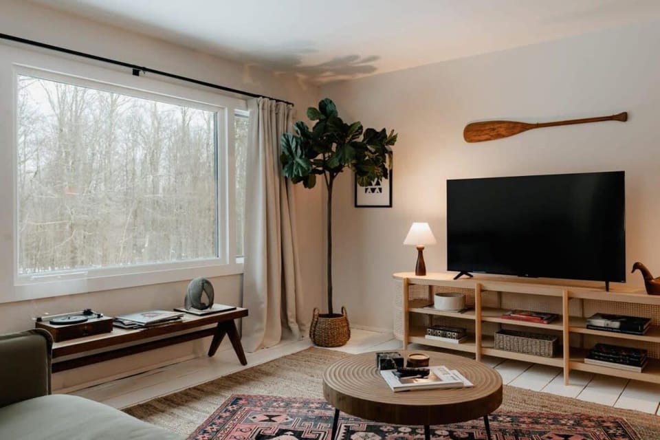 Stonebridge Hideaway - Enchanting 3 Bedroom Cabin Cabin in Delaware