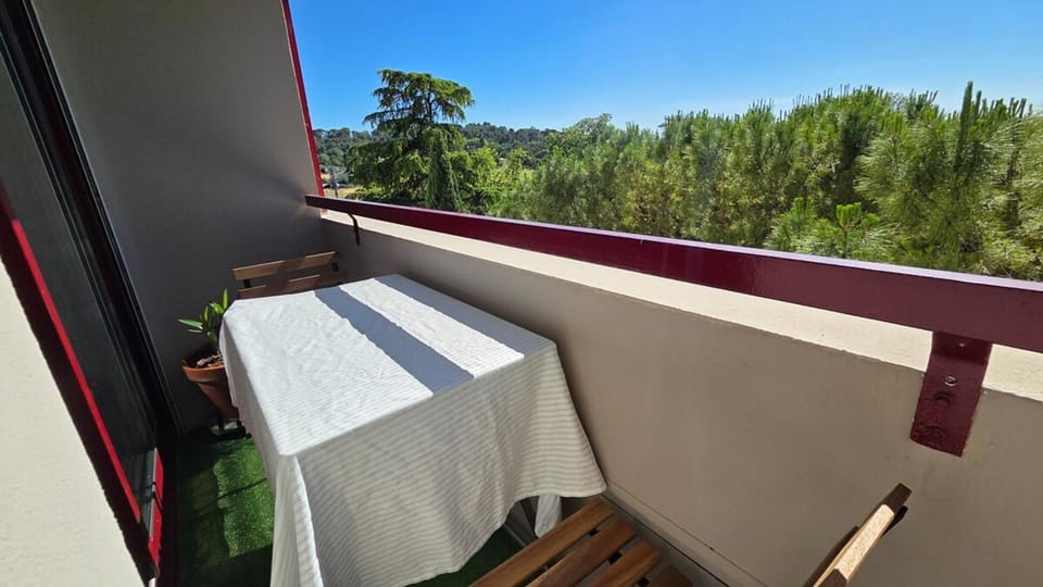 Le Nid des Pins - Terrasse, Parking privé, Calme Apartment in Aix-en-Provence