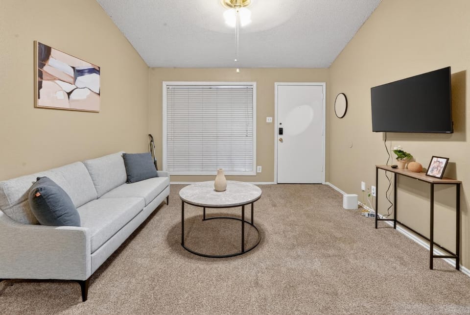 Well-appointed 2BR in prime location Apartment in Lubbock