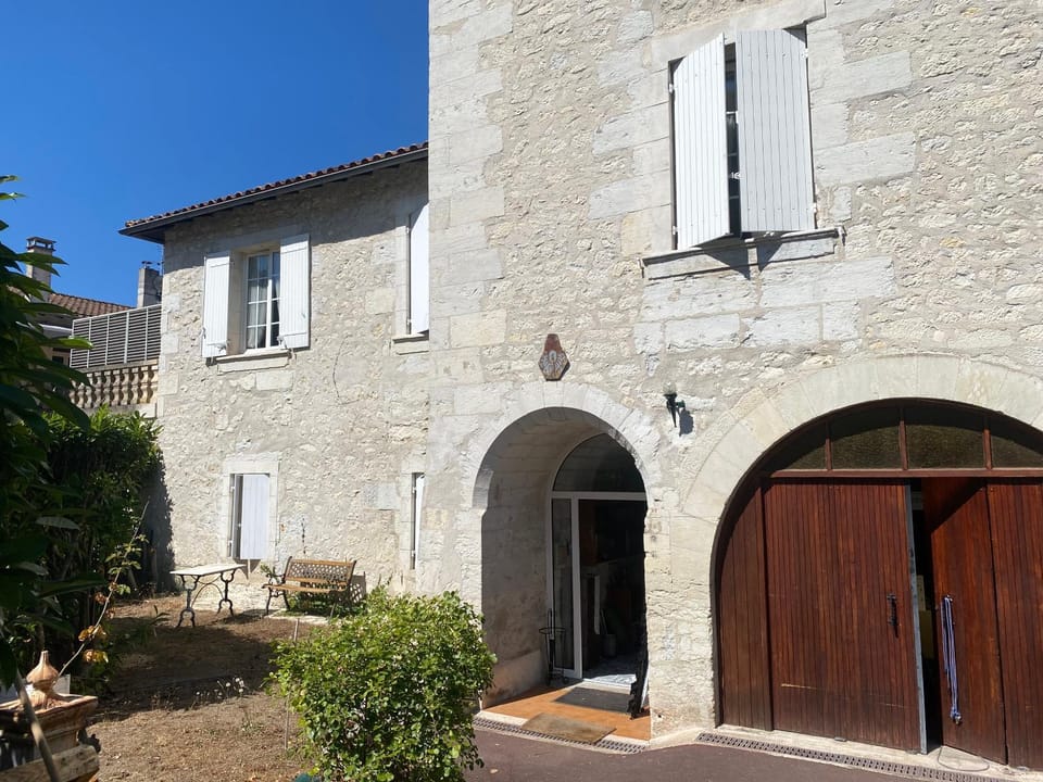 Property building, Facade/entrance