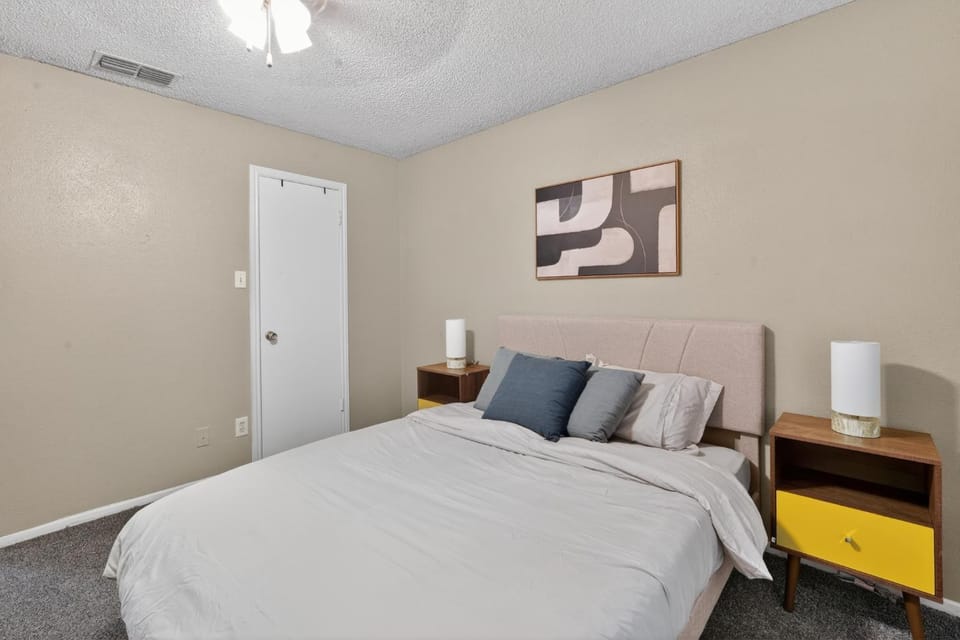 Relax in this spacious 2BR apartment Apartment in Lubbock