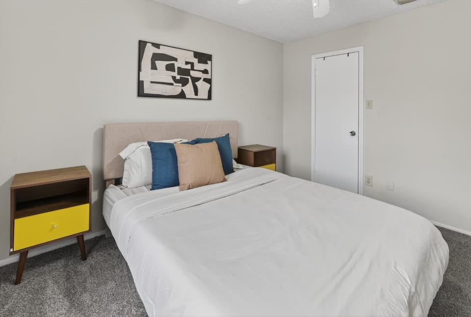Updated 2BR with great natural light Apartment in Lubbock