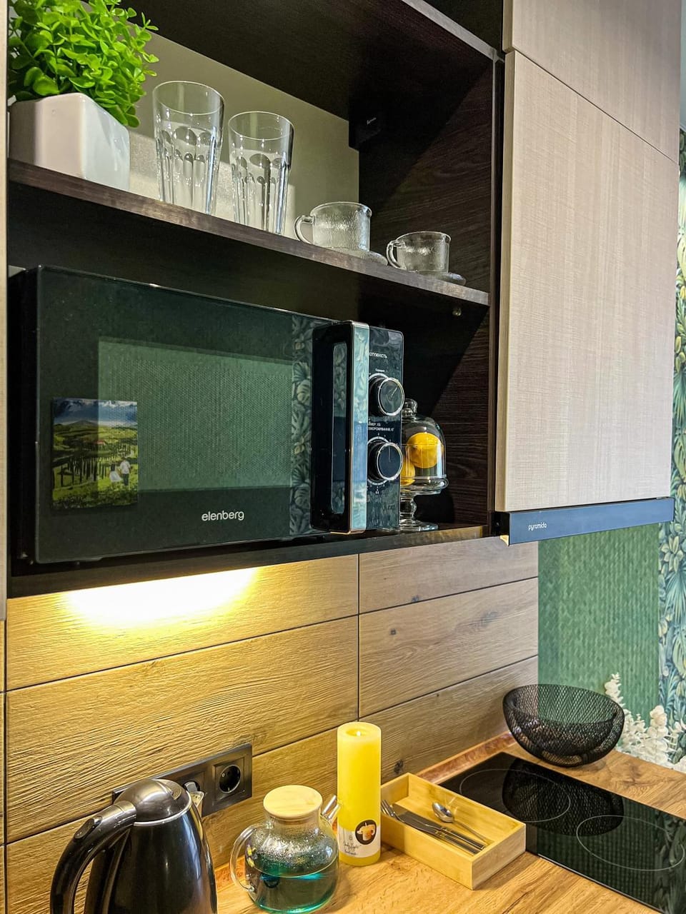 Coffee/tea facilities, Kitchen or kitchenette, pet friendly, stove