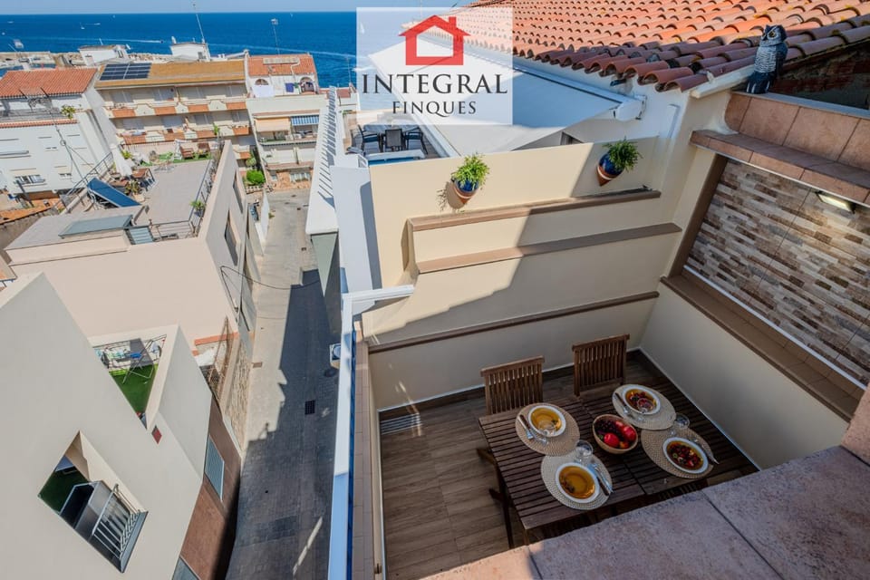 Day, Night, View (from property/room), Balcony/Terrace