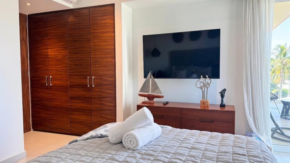 Bed, Photo of the whole room