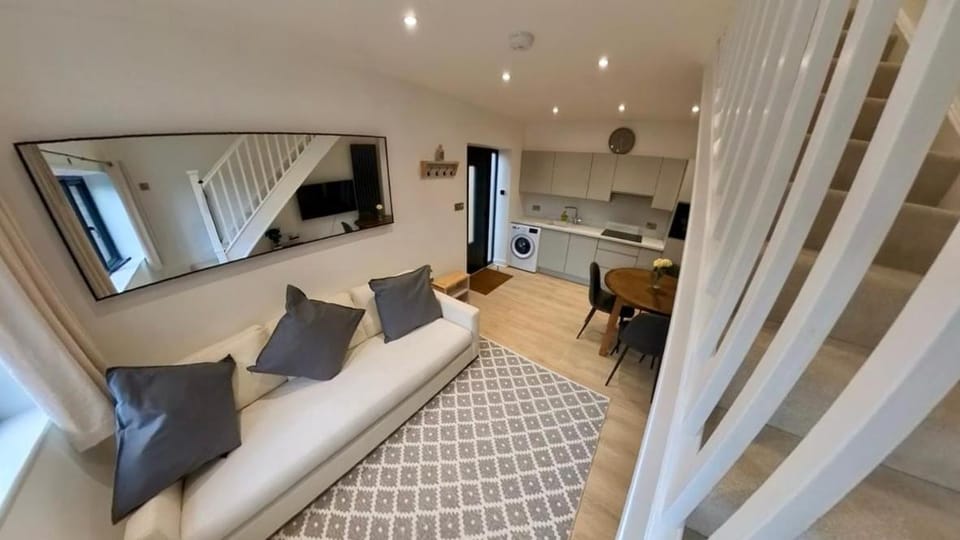 The Studio House Warminster, 4 miles from Longleat House in Warminster