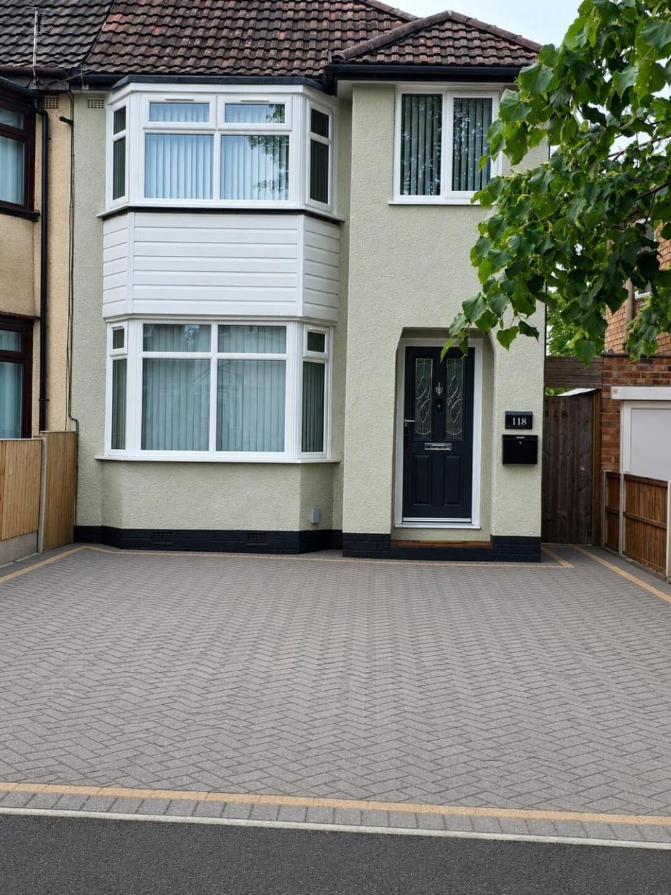 New-4 Bed-Sleeps 6-Free Parking-Wi-Fi-BHX-NEC-HS2 House in Solihull
