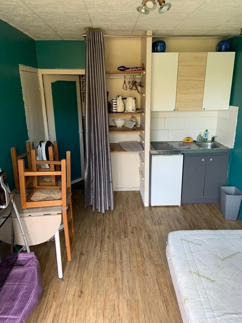 Kitchen or kitchenette, Photo of the whole room