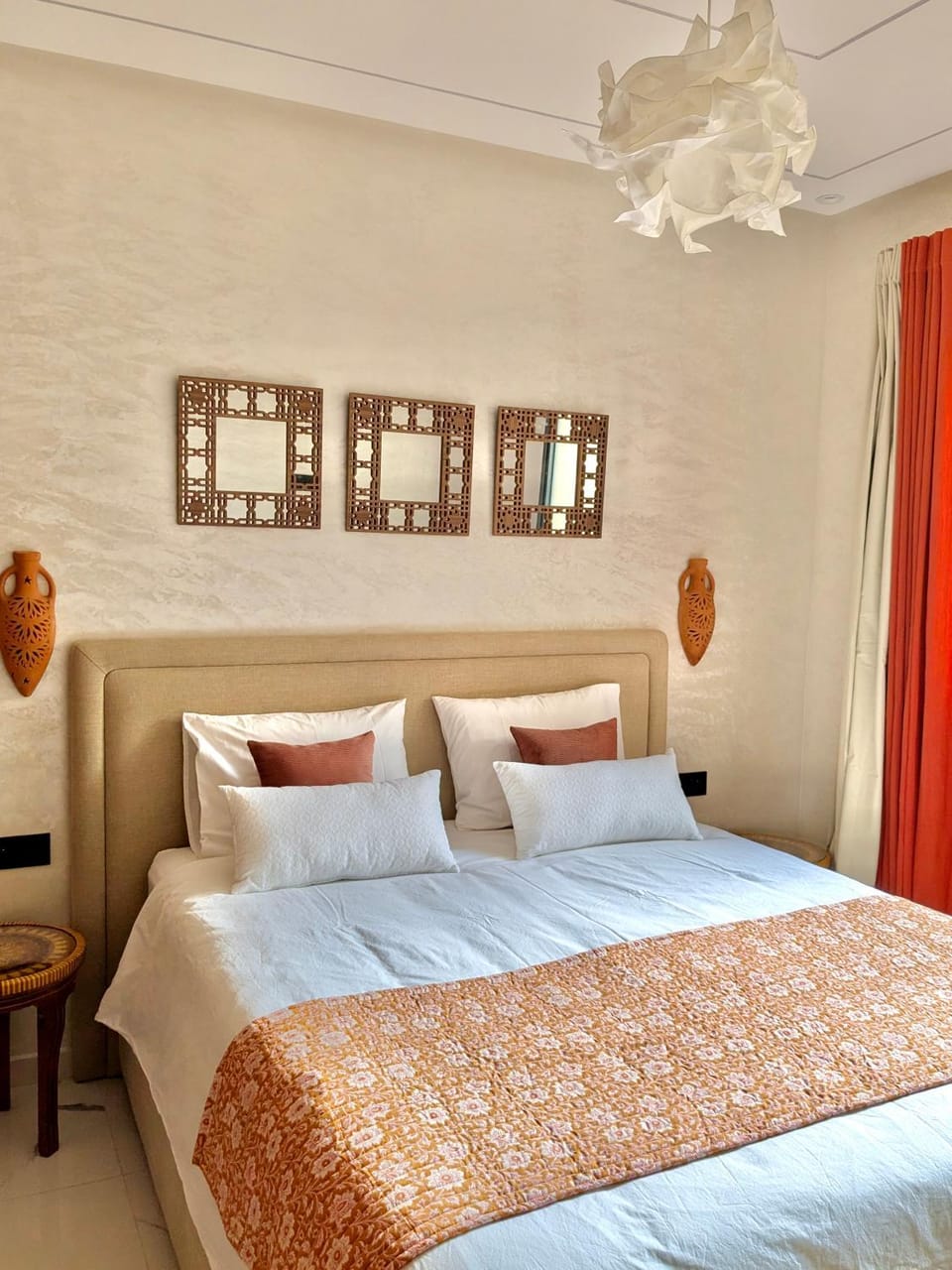 Photo of the whole room, Bedroom, Inner courtyard view