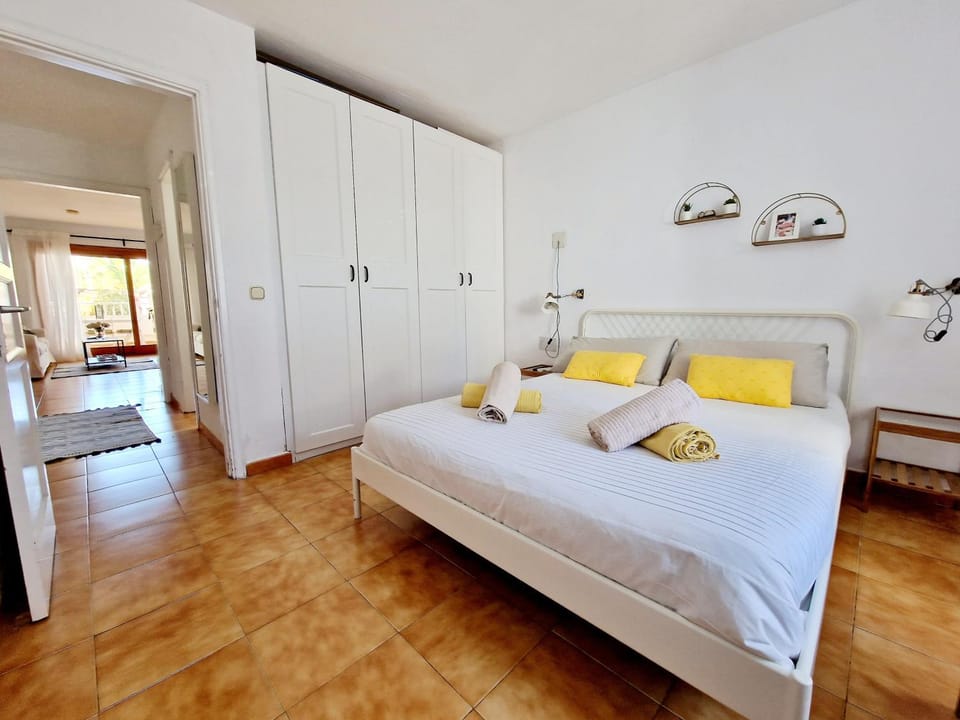 Bed, Photo of the whole room