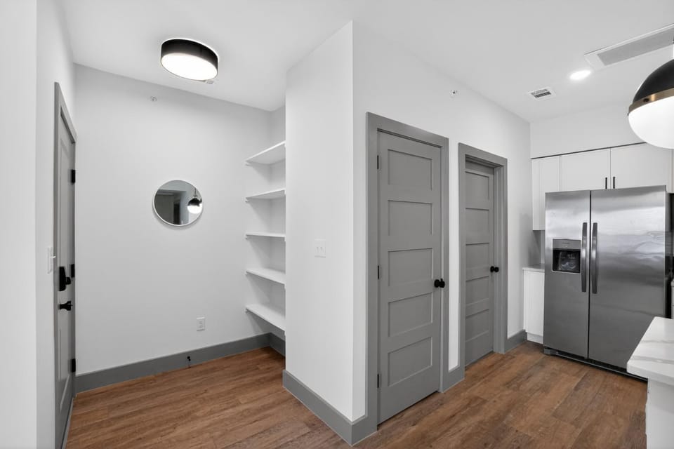 Comfortable 1-bedroom with modern amenities Apartment in Austin