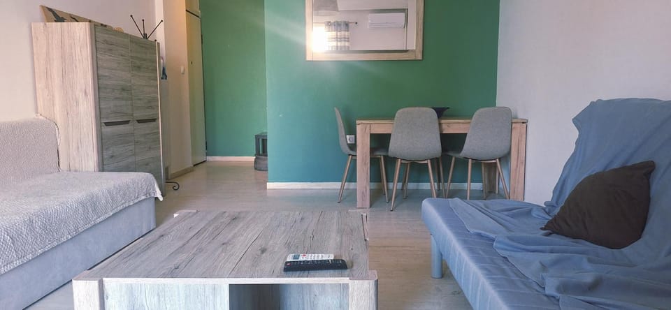 sunny apartment Apartment in South Athens