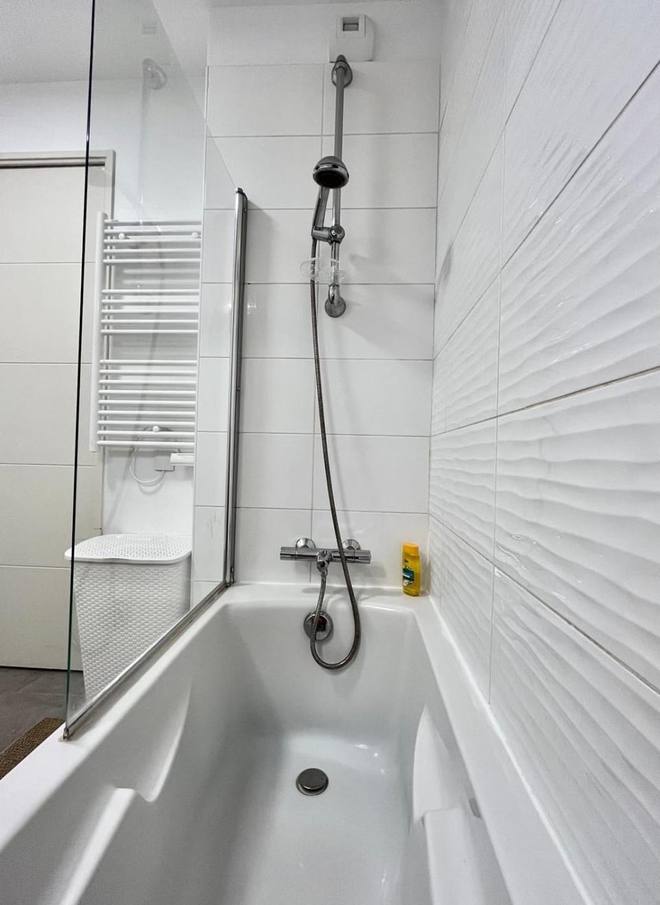 Apartment with Pool & Large Terrace Apartment in Mouans-Sartoux
