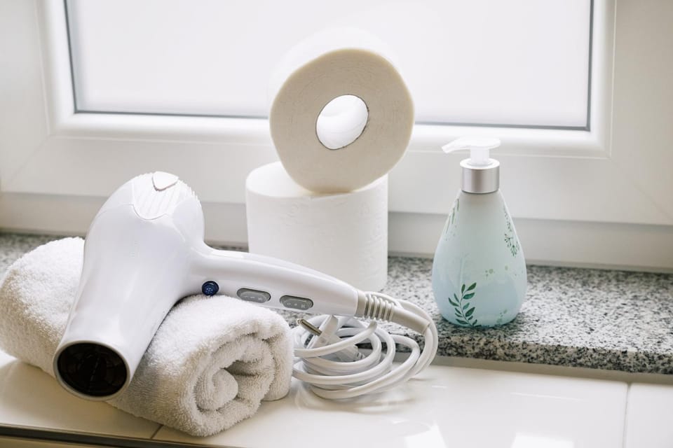 hair dryier, towels