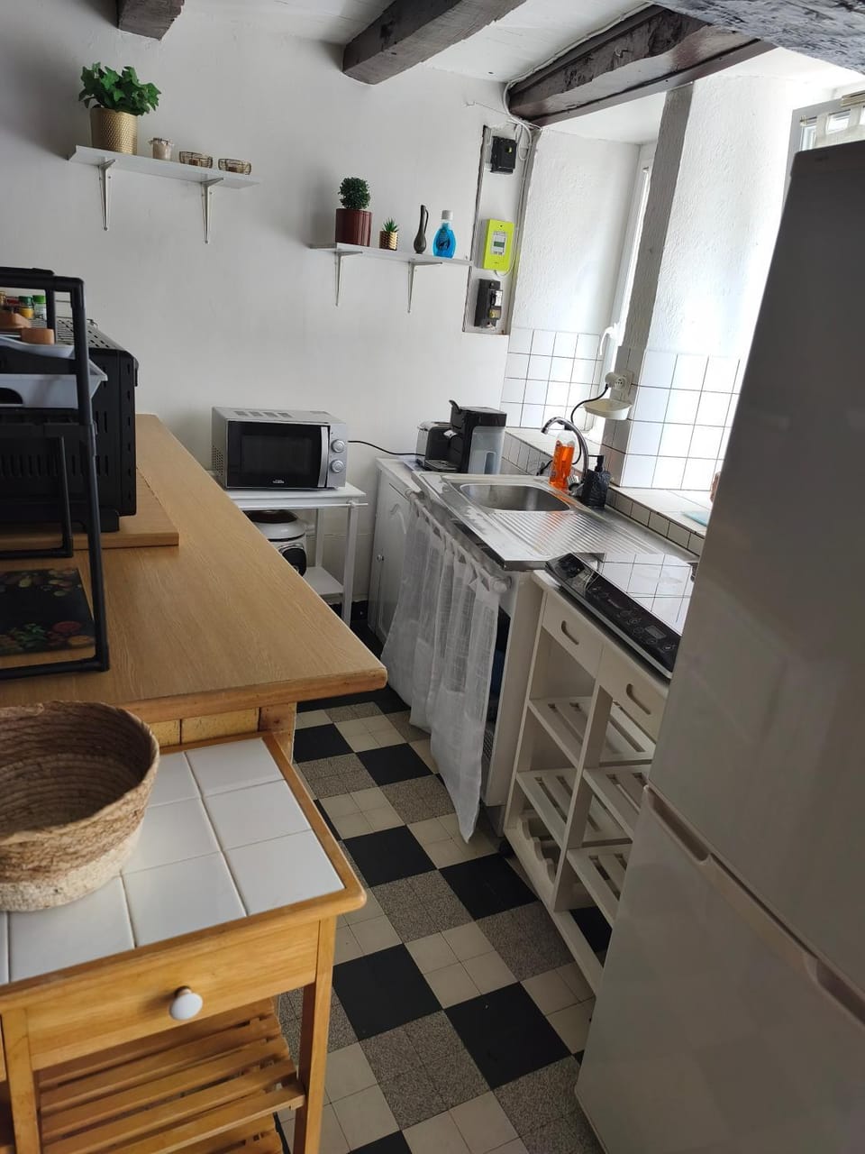 Kitchen or kitchenette, oven, stove, toaster