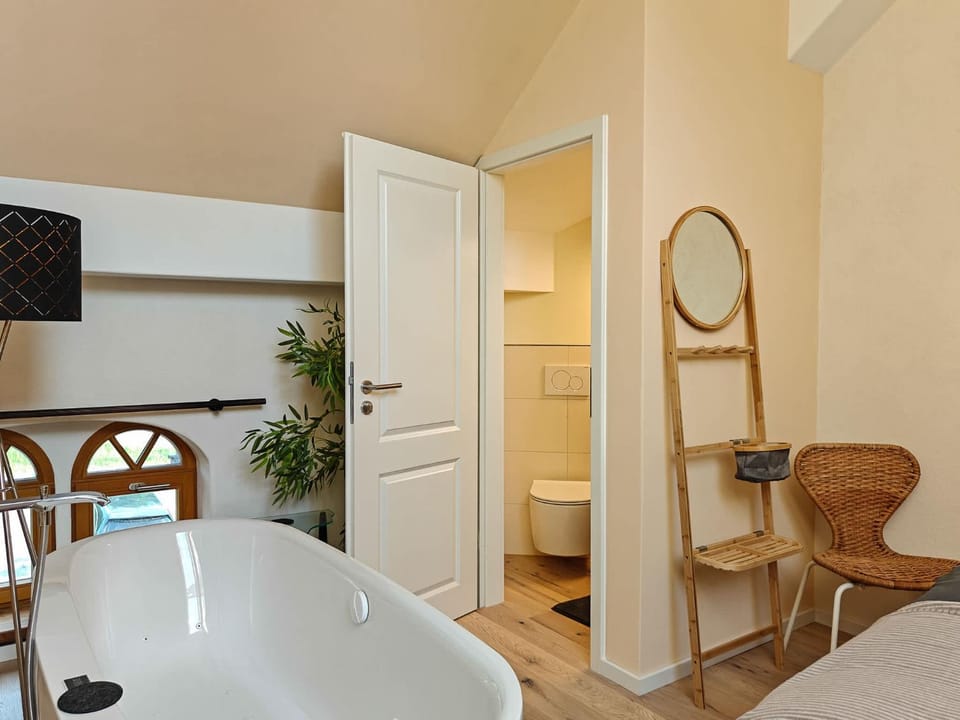 Bed, Bathroom, Photo of the whole room, Bedroom
