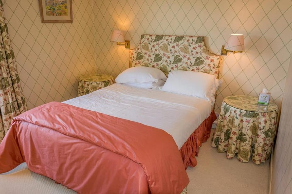 Beautiful private West Cork estate for 1-30 people Villa in County Cork