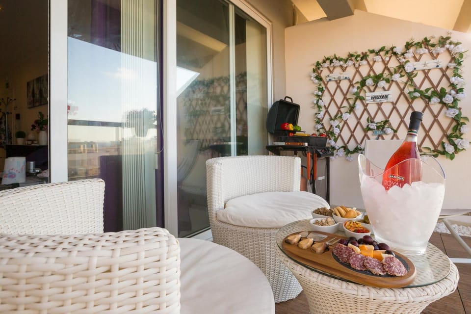 BBQ facilities, Balcony/Terrace, Seating area