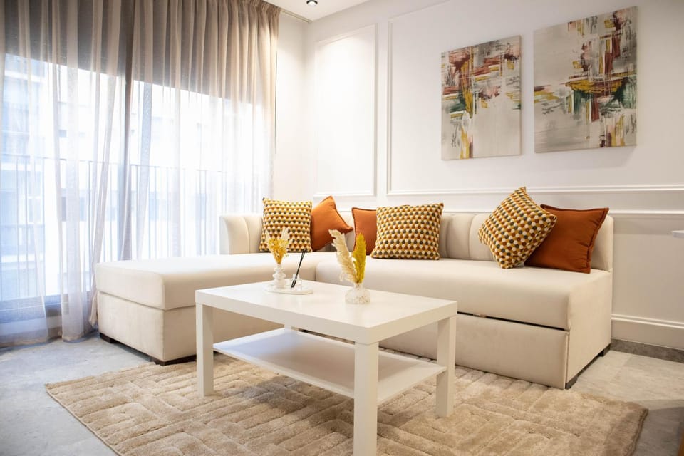 C110- Stylish and Bright Apt in City Center - Maarif Apartment in Casablanca
