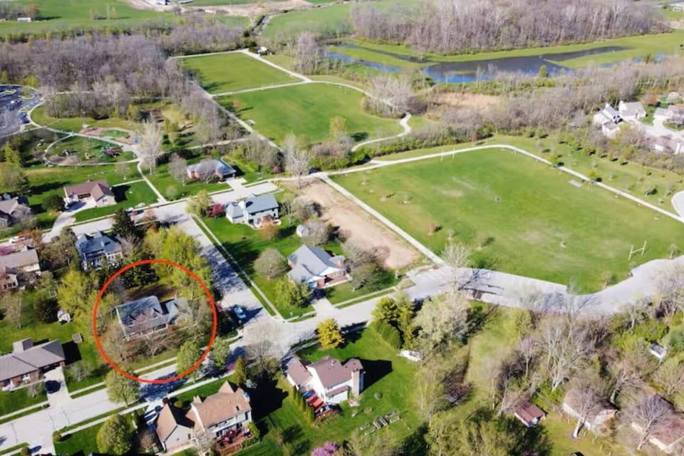 The Westfield Retreat: Minutes to Grand Park House in Westfield