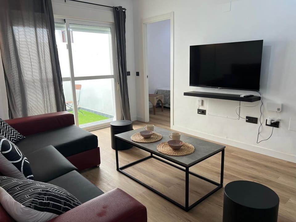 Communal lounge/ TV room, TV and multimedia, Living room, Seating area