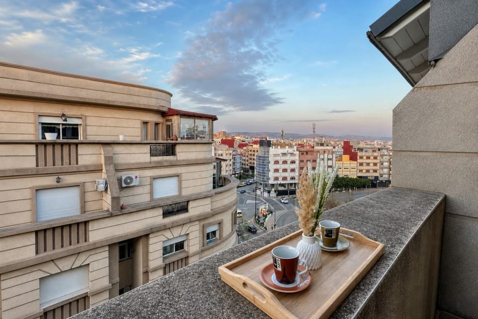 View (from property/room), Balcony/Terrace, City view