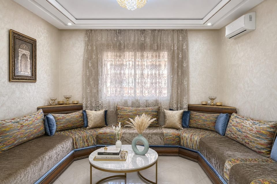 Living room, Seating area, air conditioner
