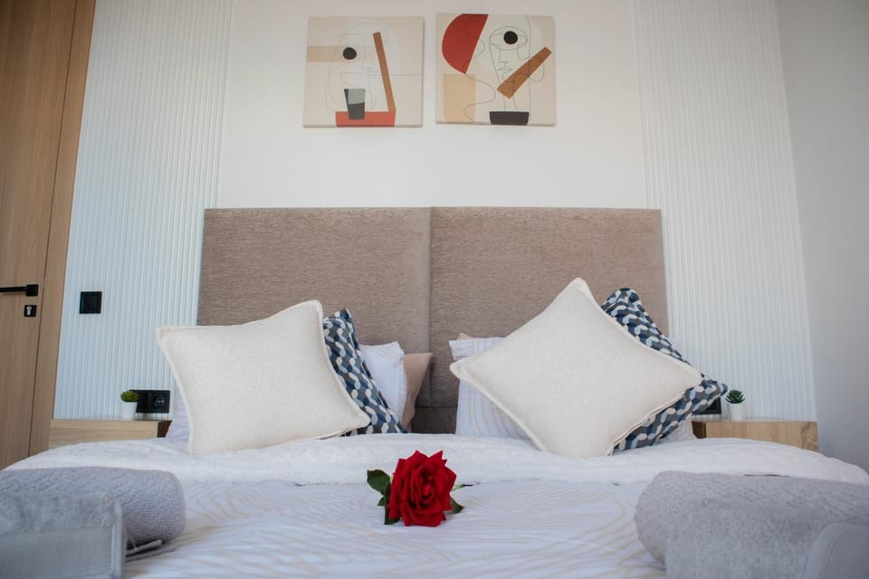 C111- Incredible 1 BR Apt in City Center Apartment in Casablanca