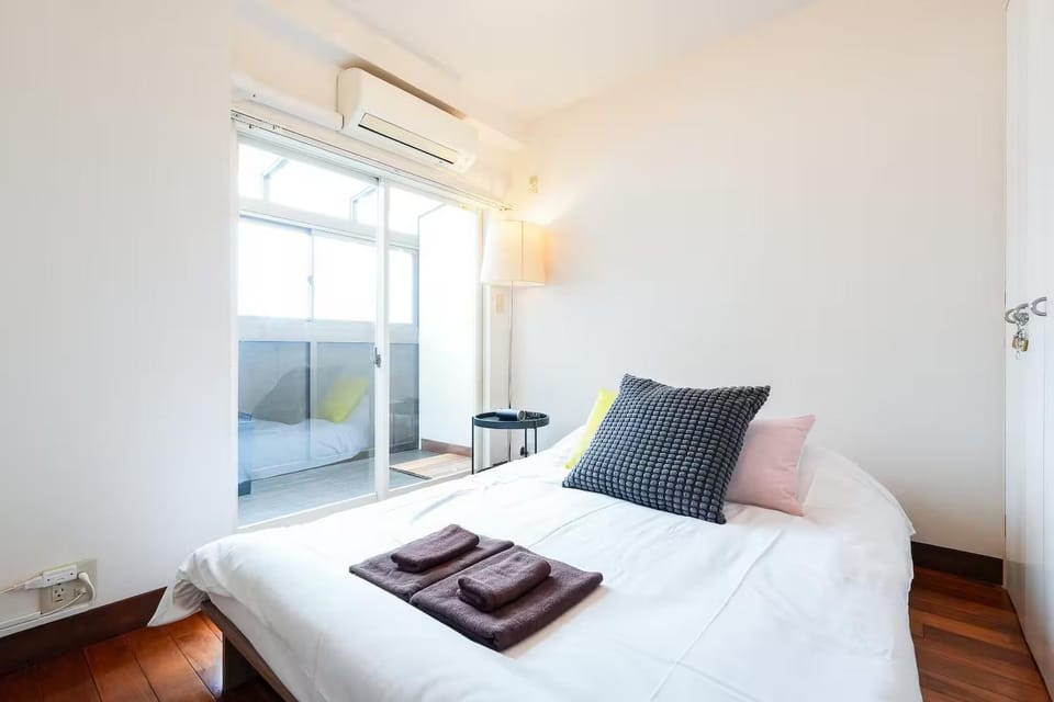 Bed, Bedroom, air conditioner