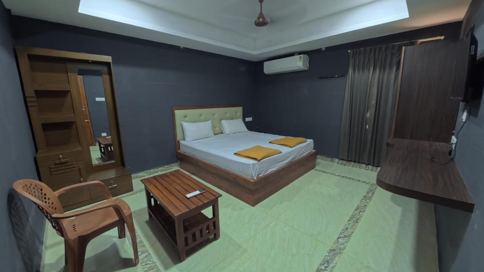 Living room, Bedroom, air conditioner