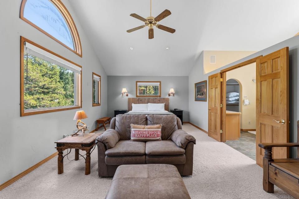 Blue River Retreat - Private Hot Tub & Mtn Views House in Blue River