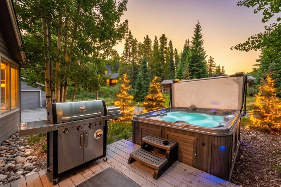 Blue River Retreat - Private Hot Tub & Mtn Views House in Blue River