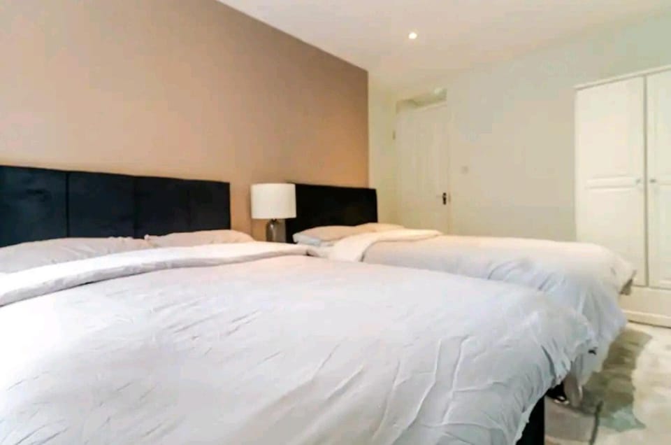 Bed, Bedroom, wardrobe
