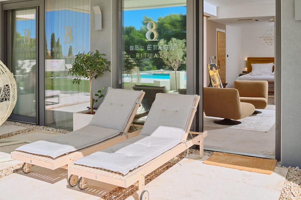 Natural landscape, Seating area, Swimming pool, sunbed