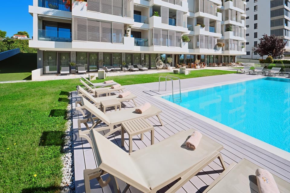 Day, Pool view, Swimming pool, sunbed