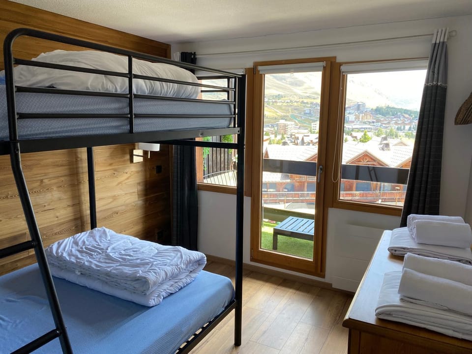 Balcony/Terrace, Photo of the whole room, Bedroom, bunk bed, towels
