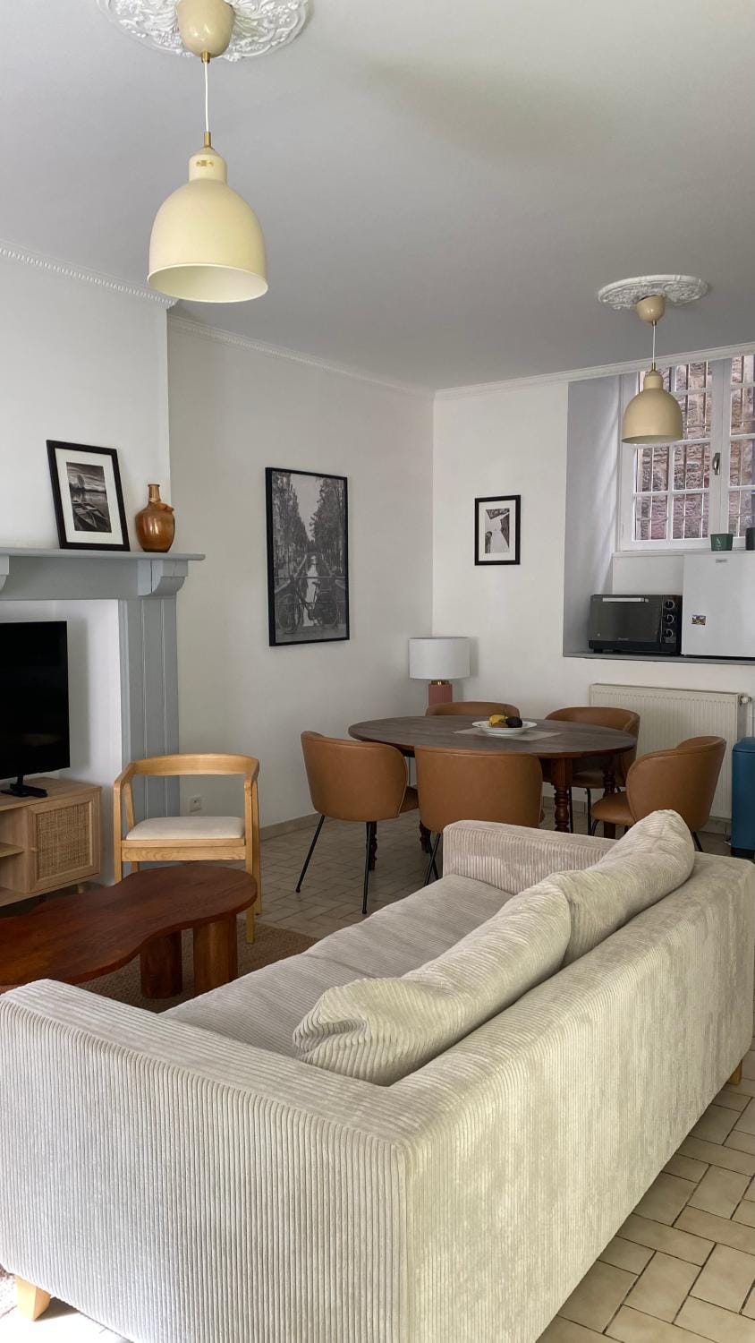 Living room, Dining area