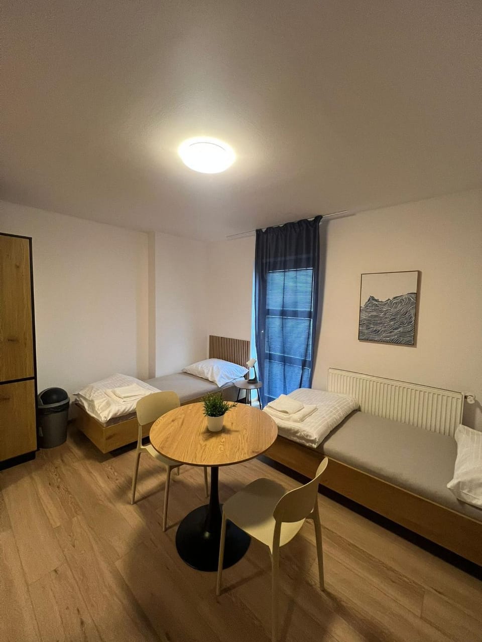 Photo of the whole room, Bedroom