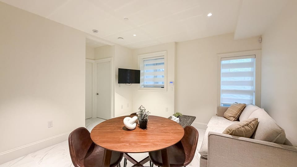 TV and multimedia, Dining area