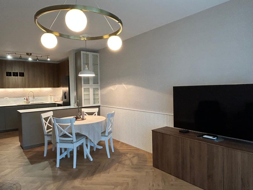 Communal lounge/ TV room, TV and multimedia, Kitchen or kitchenette, Dining area