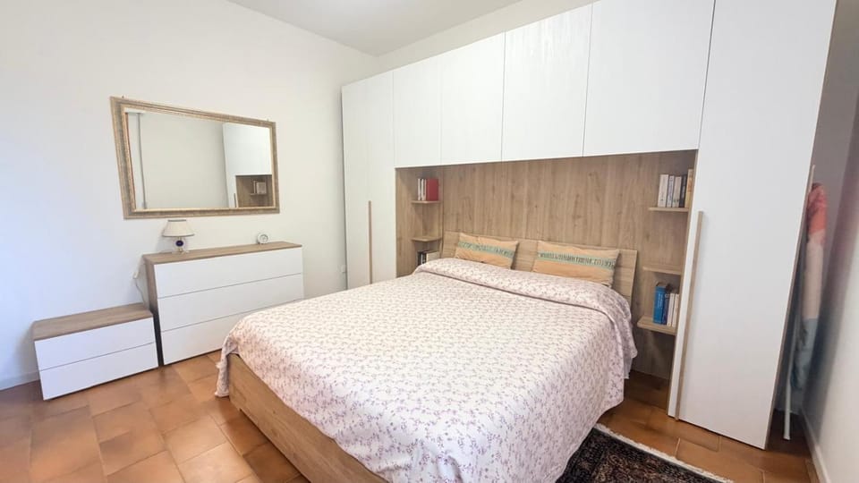 Bed, Photo of the whole room, Bedroom, wardrobe