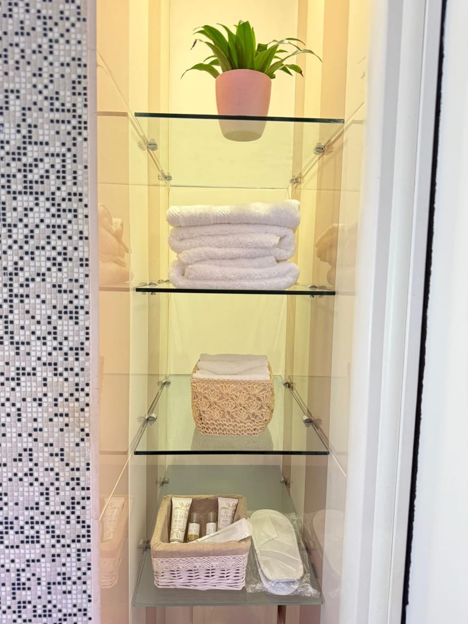 Bathroom, towels
