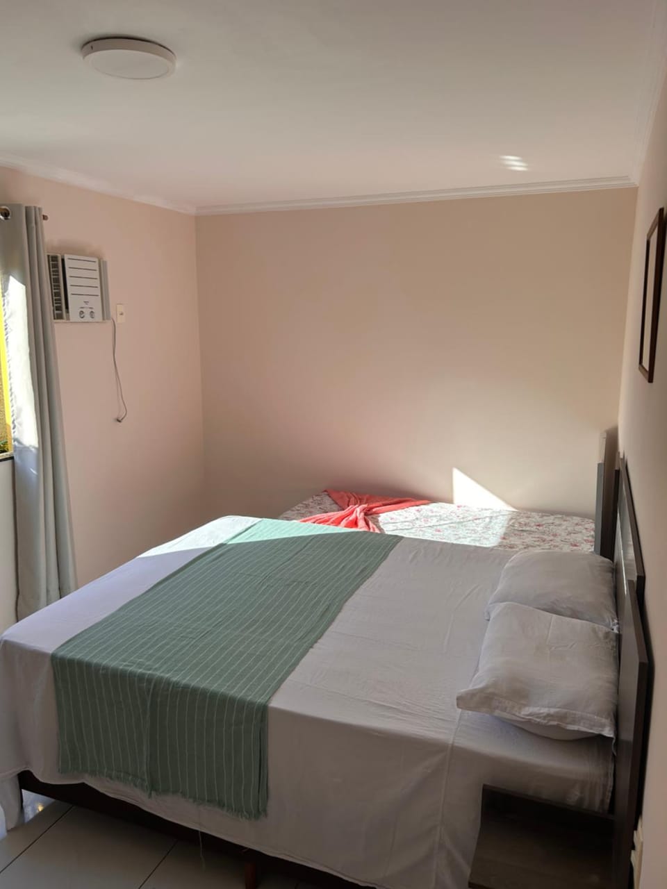 Bed, Bedroom, air conditioner