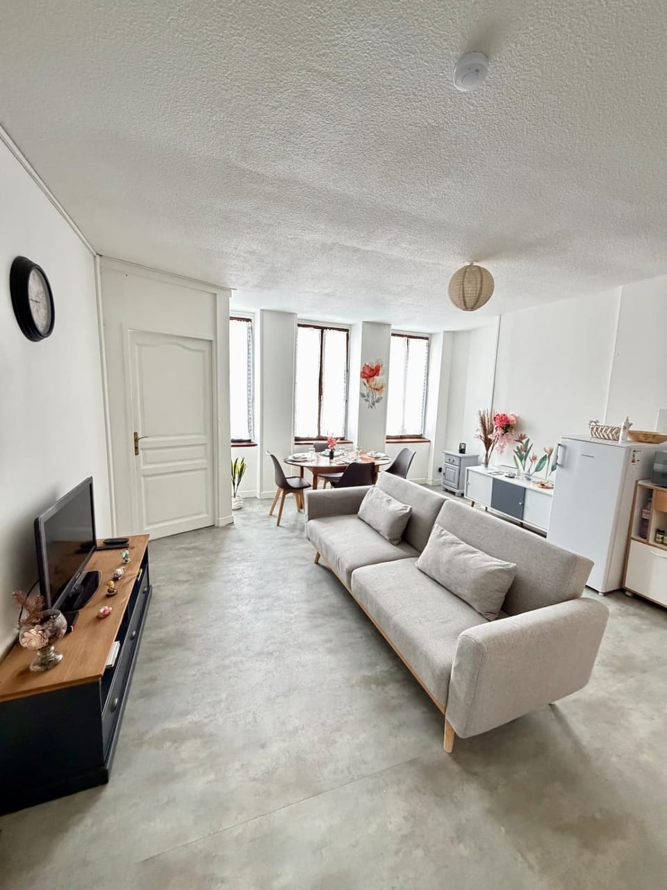 Communal lounge/ TV room, Living room, Seating area