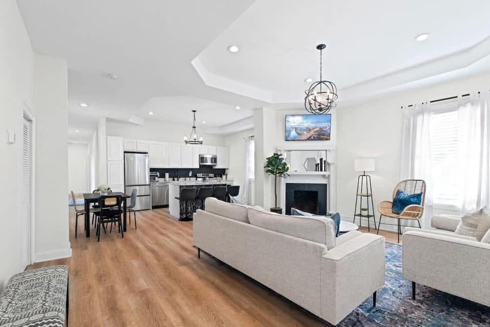 Entire Duplex for Groups - Two Private Apartments Apartment in Jacksonville