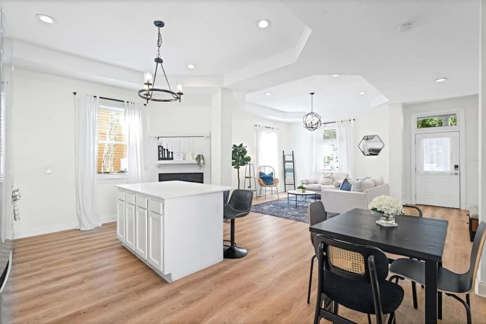 Entire Duplex for Groups - Two Private Apartments Apartment in Jacksonville