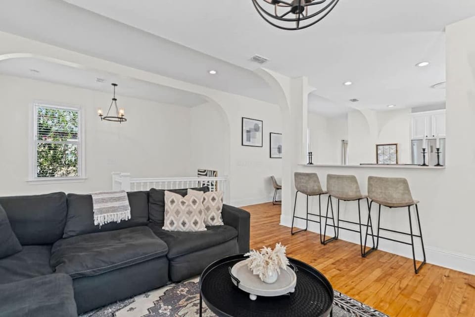 Stylish 2BR in Historic Home - Walk to Events Apartment in Jacksonville