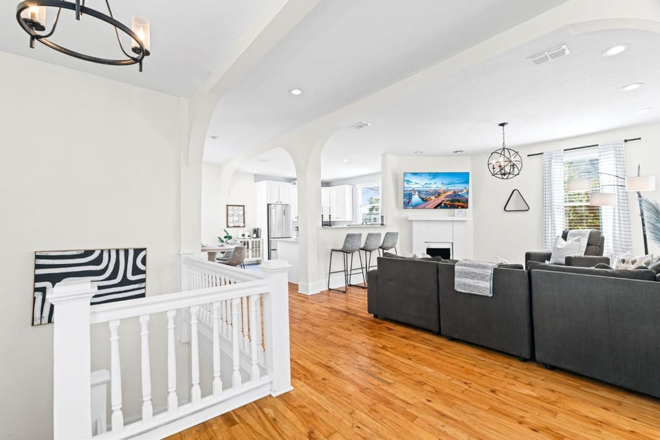 Stylish 2BR in Historic Home - Walk to Events Apartment in Jacksonville