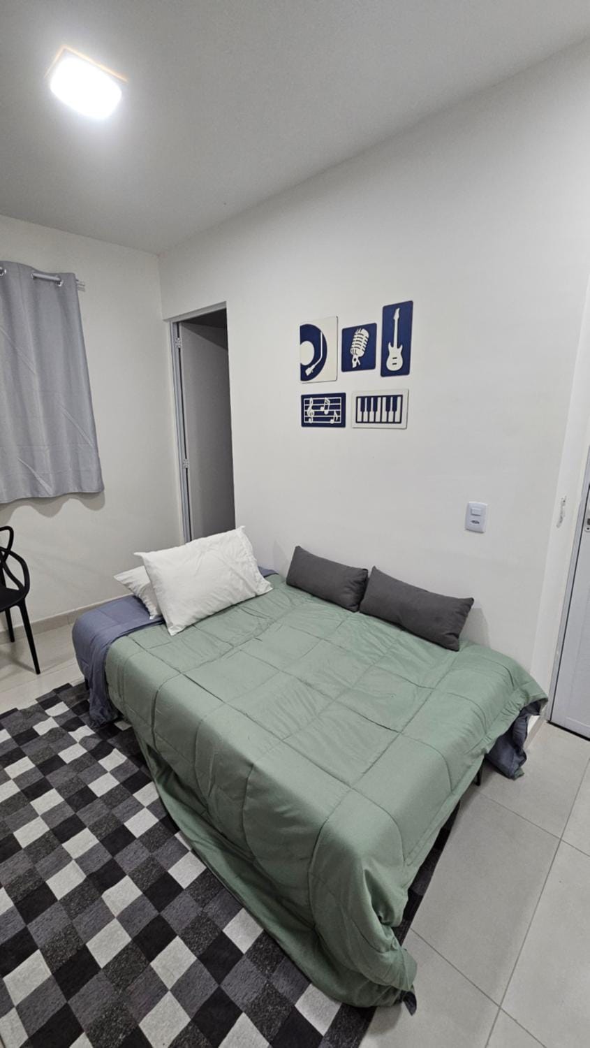 Bed, Living room
