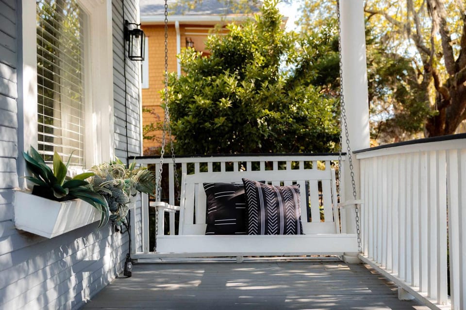 The Hearth - Main St, Near VyStar Arena Apartment in Jacksonville